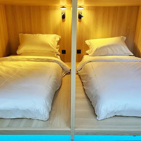 Unplan Hostel Madrid Kültér fotó